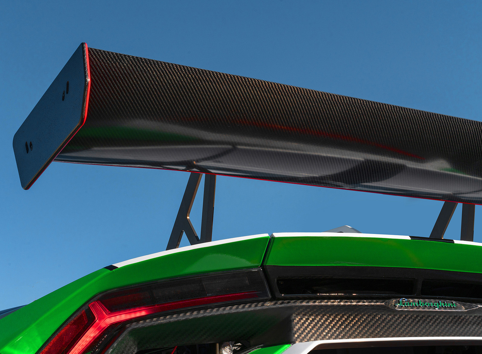 2022 Lamborghini Huracan GT3 EVO2 Spoiler Wallpapers #18 of 31
