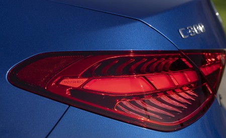 2022 Mercedes-Benz C-Class (US-Spec) Tail Light Wallpapers 450x275 (59)