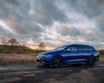 2022 Volkswagen Golf R Estate (UK-Spec) Front Three-Quarter Wallpapers 150x120