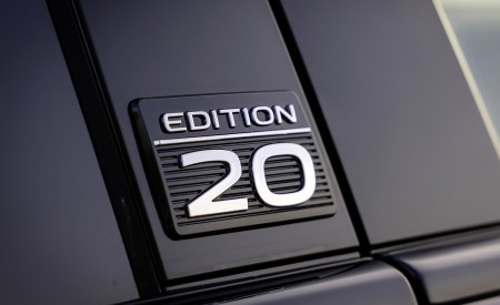 2022 Volkswagen Touareg EDITION 20 Badge Wallpapers 450x275 (7)
