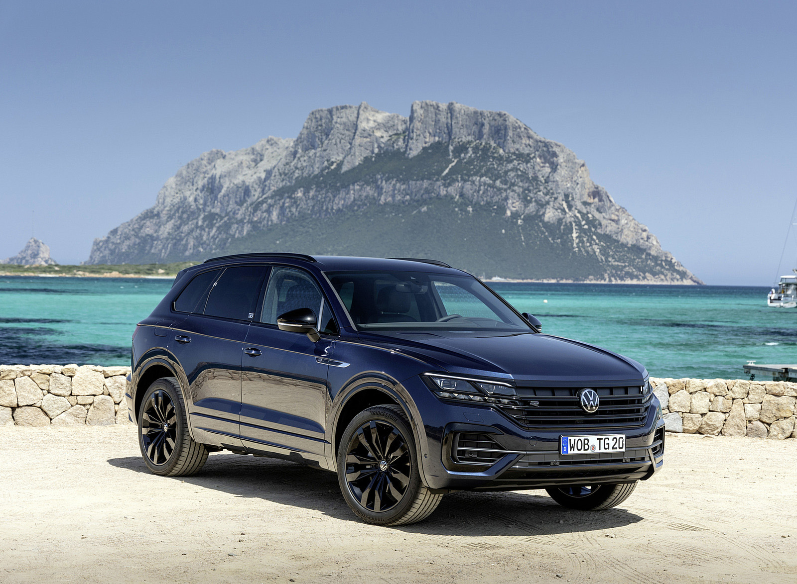 2022 Volkswagen Touareg EDITION 20 Front Three-Quarter Wallpapers (3)