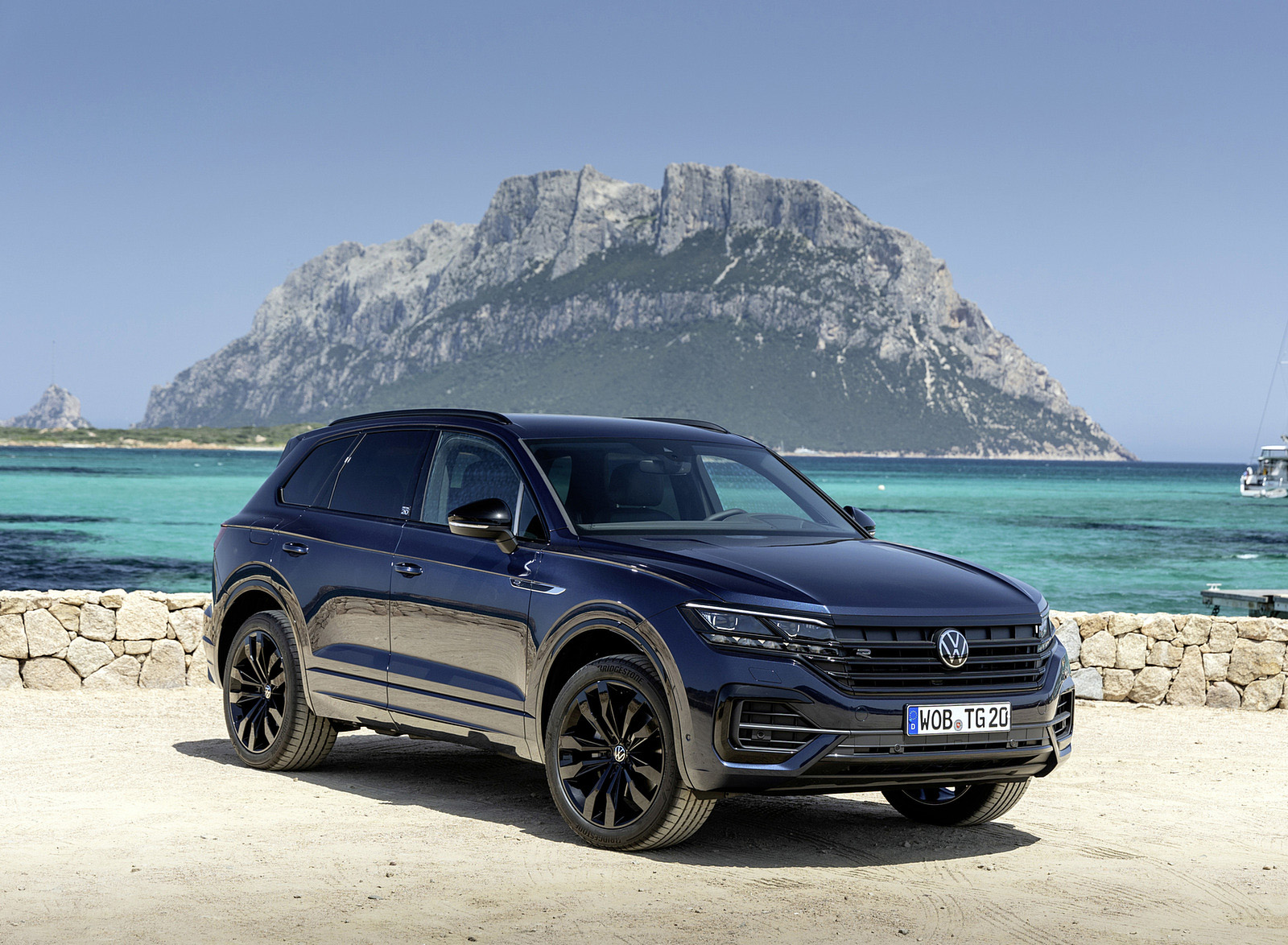 2022 Volkswagen Touareg EDITION 20 Front Three-Quarter Wallpapers #3 of 11