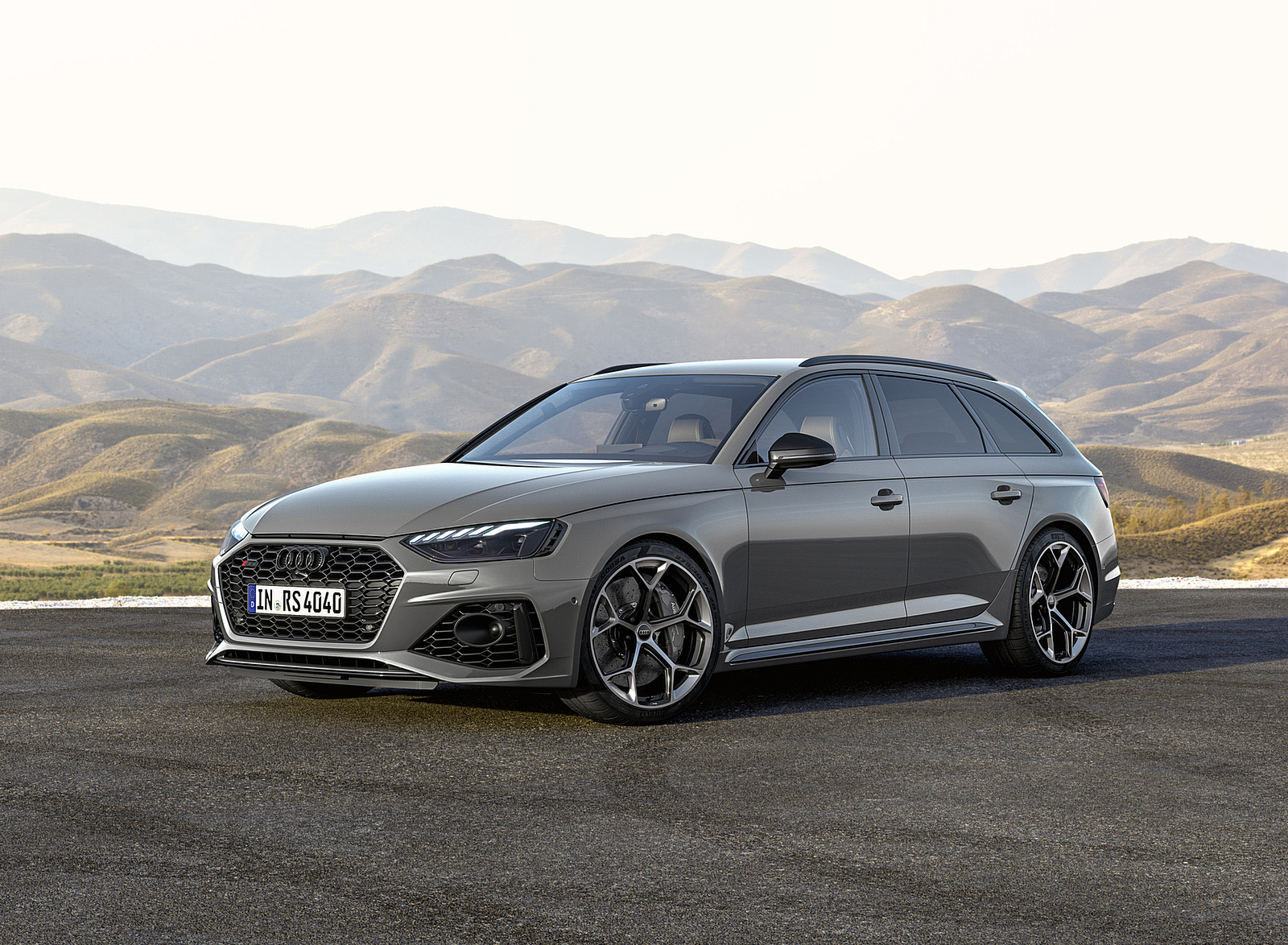 2023 Audi RS 4 Avant Competition Plus (Color: Nardo Grey) Front Three-Quarter Wallpapers #13 of 48