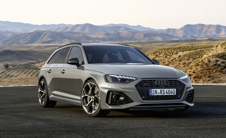 2023 Audi RS 4 Avant Competition Plus (Color: Nardo Grey) Front Three-Quarter Wallpapers 450x275 (14)