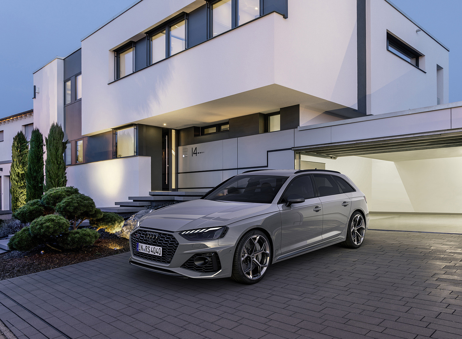 2023 Audi RS 4 Avant Competition Plus (Color: Nardo Grey) Front Three-Quarter Wallpapers #11 of 48
