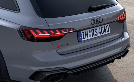 2023 Audi RS 4 Avant Competition Plus (Color: Nardo Grey) Rear Wallpapers 450x275 (25)