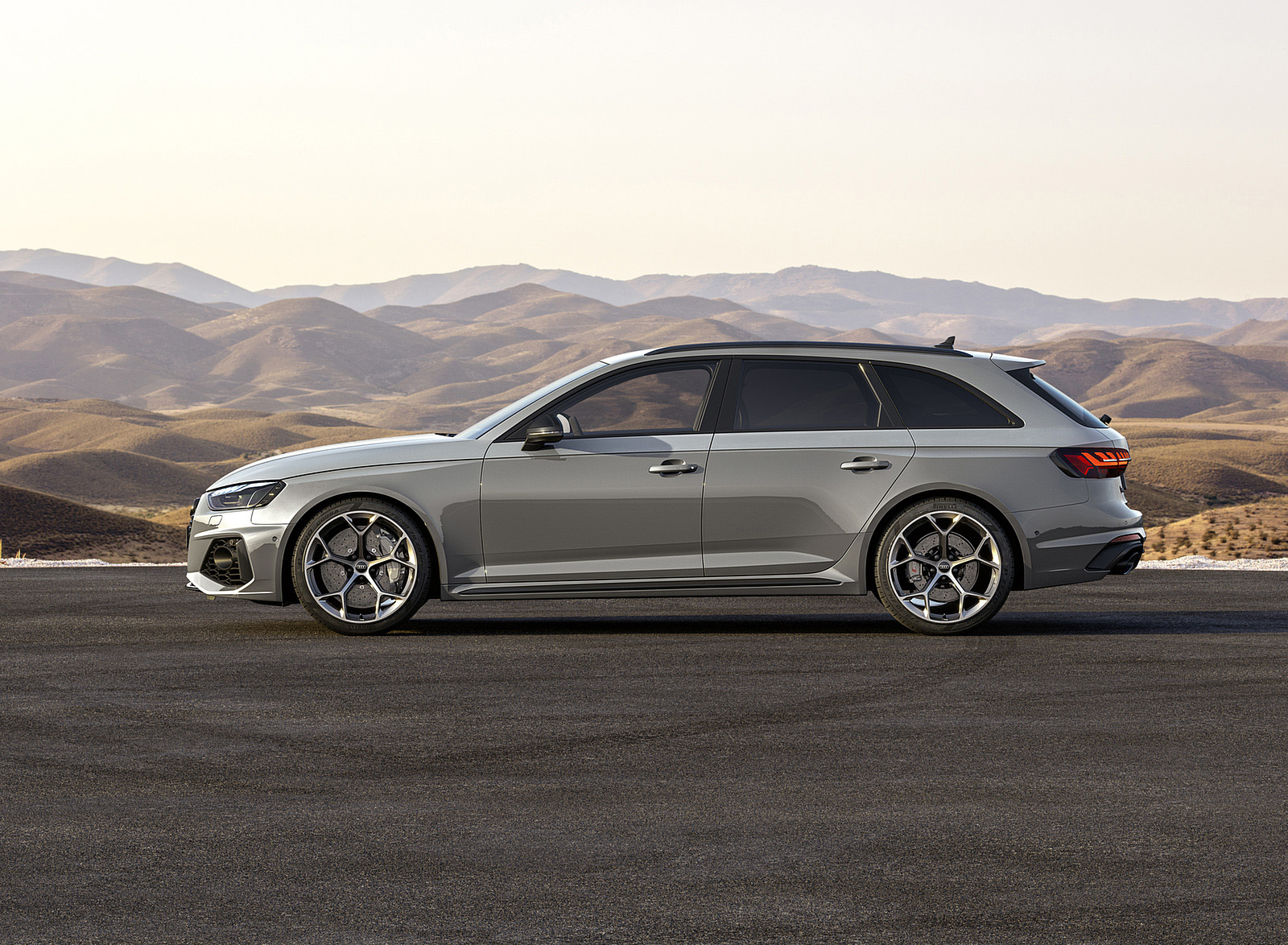2023 Audi RS 4 Avant Competition Plus (Color: Nardo Grey) Side Wallpapers #15 of 48