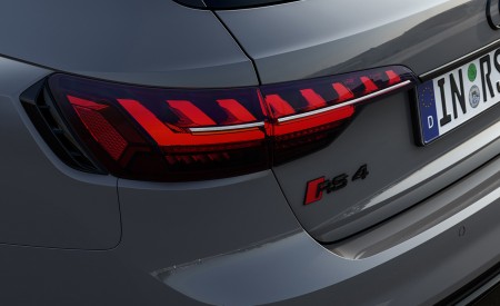 2023 Audi RS 4 Avant Competition Plus (Color: Nardo Grey) Tail Light Wallpapers 450x275 (27)