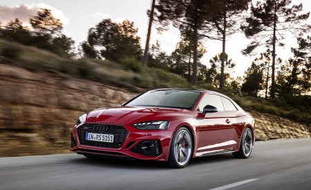 2023 Audi RS 5 Coupé Competition Plus (Color: Tango Red) Front Three-Quarter Wallpapers 450x275 (7)