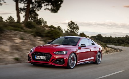 2023 Audi RS 5 Coupé Competition Plus (Color: Tango Red) Front Three-Quarter Wallpapers 450x275 (8)