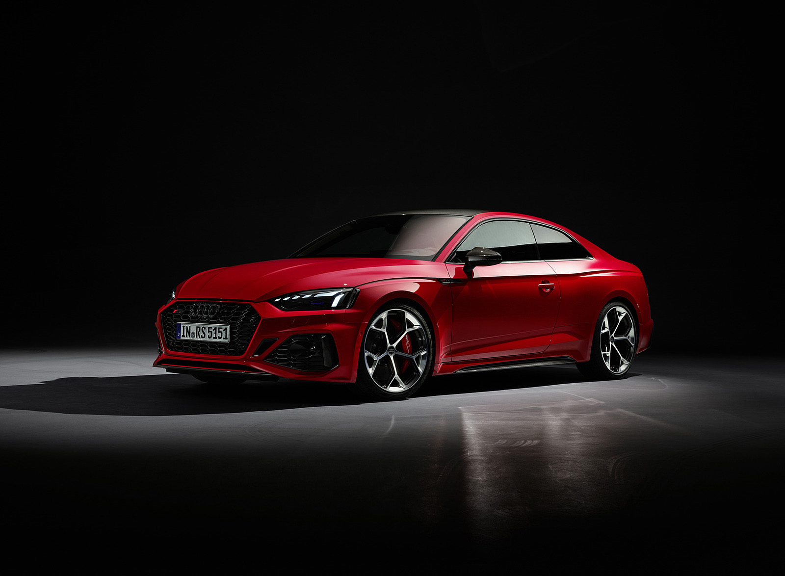 2023 Audi RS 5 Coupé Competition Plus (Color: Tango Red) Front Three-Quarter Wallpapers #58 of 106