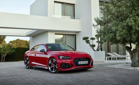 2023 Audi RS 5 Coupé Competition Plus (Color: Tango Red) Front Three-Quarter Wallpapers 450x275 (45)