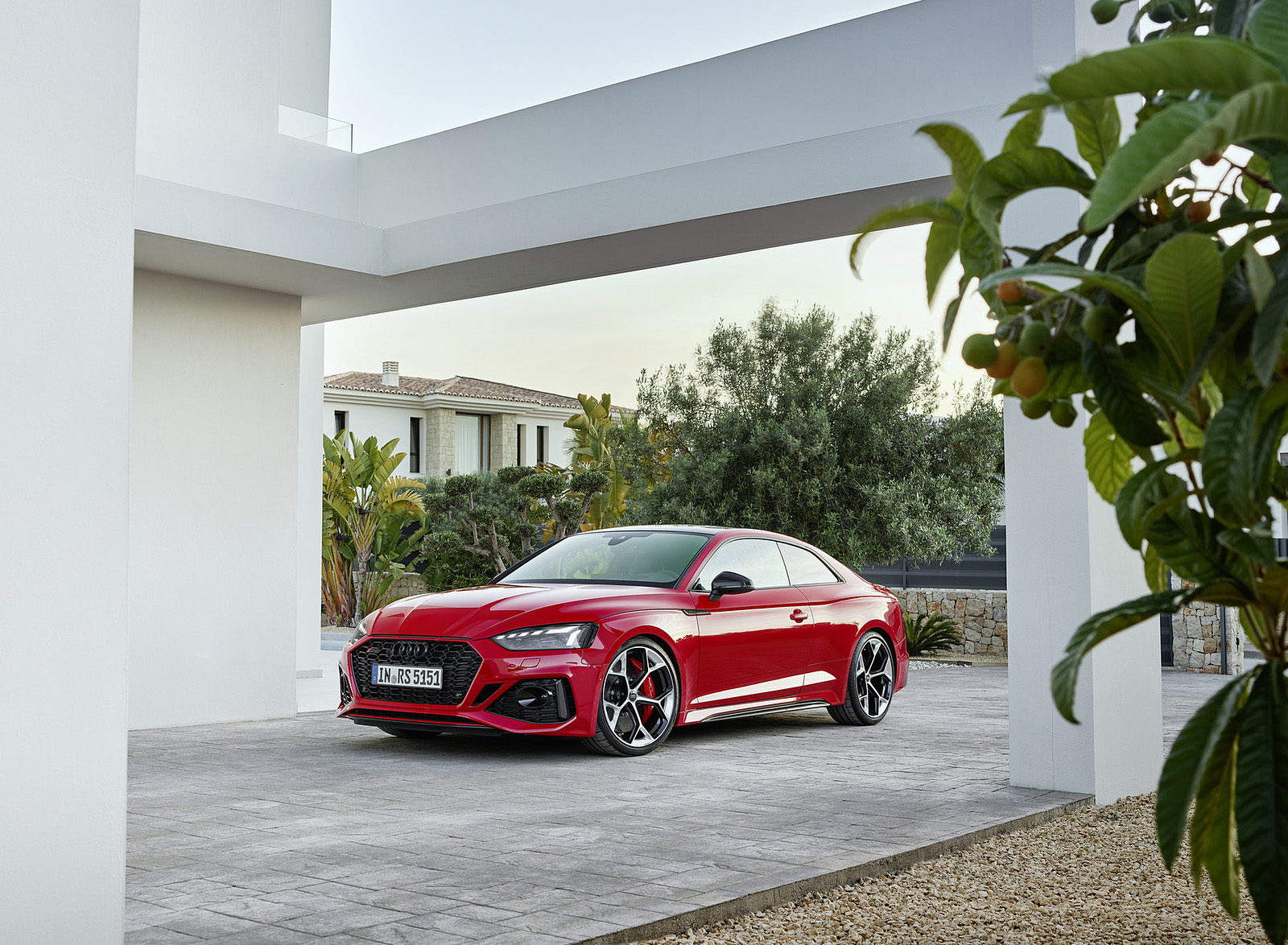 2023 Audi RS 5 Coupé Competition Plus (Color: Tango Red) Front Three-Quarter Wallpapers #42 of 106