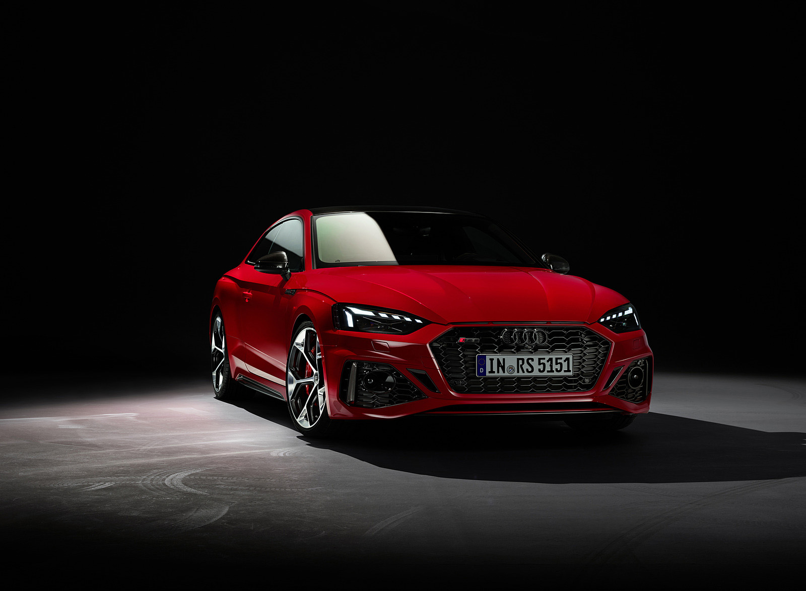 2023 Audi RS 5 Coupé Competition Plus (Color: Tango Red) Front Wallpapers #59 of 106