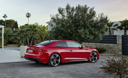 2023 Audi RS 5 Coupé Competition Plus (Color: Tango Red) Rear Three-Quarter Wallpapers 450x275 (52)