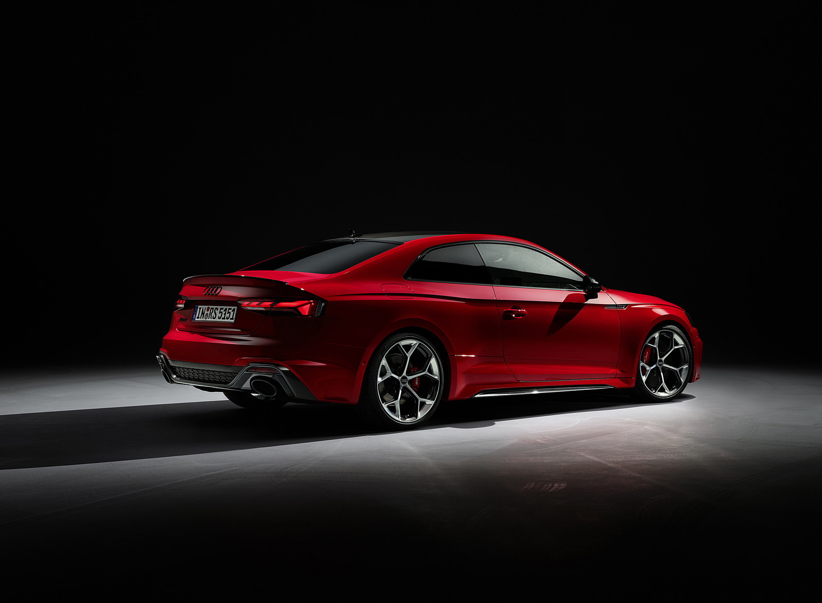 2023 Audi RS 5 Coupé Competition Plus (Color: Tango Red) Rear Three-Quarter Wallpapers #63 of 106
