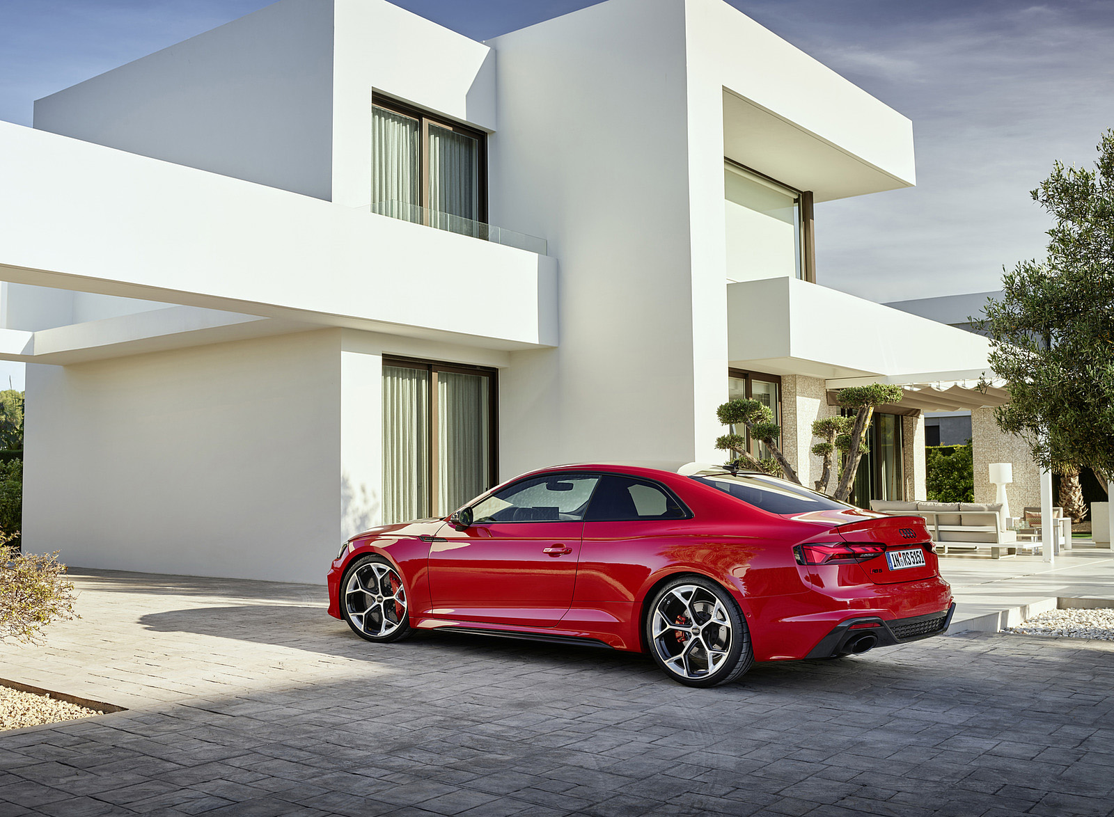2023 Audi RS 5 Coupé Competition Plus (Color: Tango Red) Rear Three-Quarter Wallpapers #53 of 106