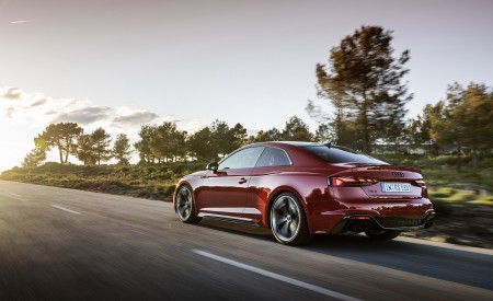 2023 Audi RS 5 Coupé Competition Plus (Color: Tango Red) Rear Three-Quarter Wallpapers 450x275 (16)