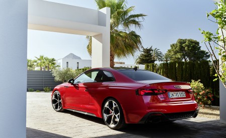 2023 Audi RS 5 Coupé Competition Plus (Color: Tango Red) Rear Three-Quarter Wallpapers 450x275 (50)