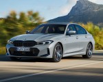 2023 BMW 3 Series Front Three-Quarter Wallpapers 150x120 (3)