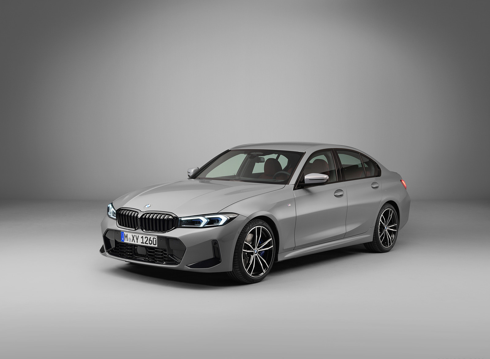 2023 BMW 3 Series Front Three-Quarter Wallpapers #43 of 48