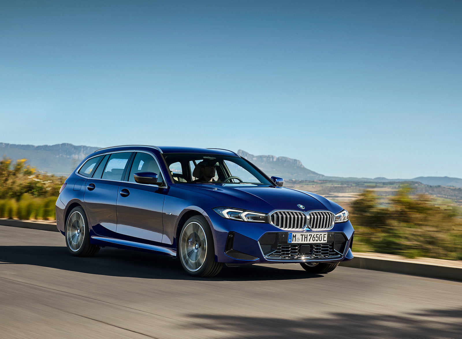 2023 BMW 3 Series Touring Front Three-Quarter Wallpapers (10)