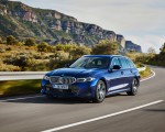 2023 BMW 3 Series Touring Front Three-Quarter Wallpapers 150x120 (5)