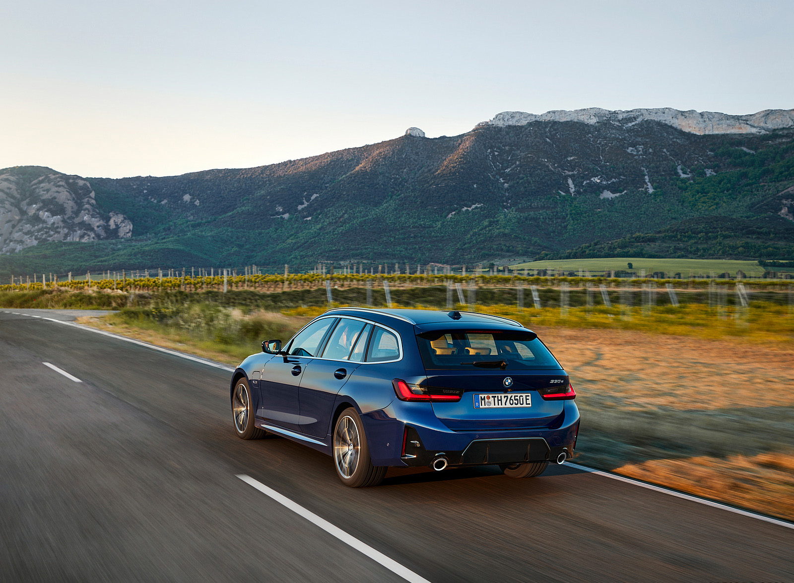 2023 BMW 3 Series Touring Rear Three-Quarter Wallpapers (9)