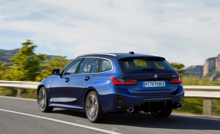 2023 BMW 3 Series Touring Rear Three-Quarter Wallpapers  450x275 (8)
