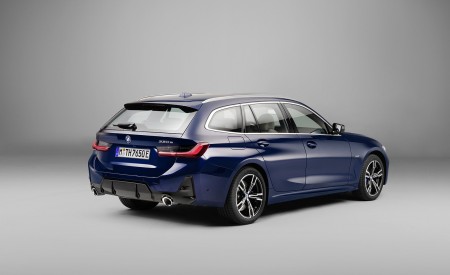 2023 BMW 3 Series Touring Rear Three-Quarter Wallpapers 450x275 (38)