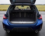 2023 BMW 3 Series Touring Trunk Wallpapers 150x120 (37)