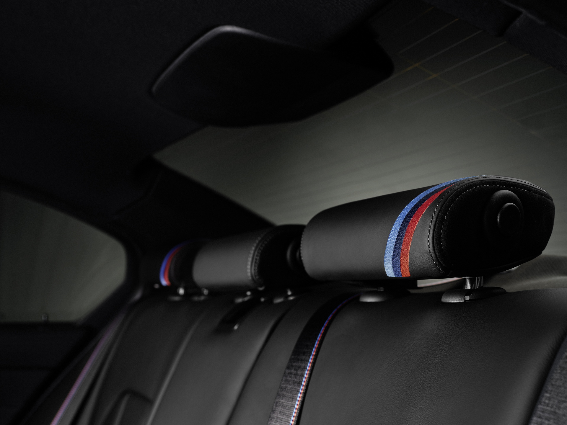 2023 BMW M3 50 Jahre BMW M Interior Rear Seats Wallpapers #18 of 20