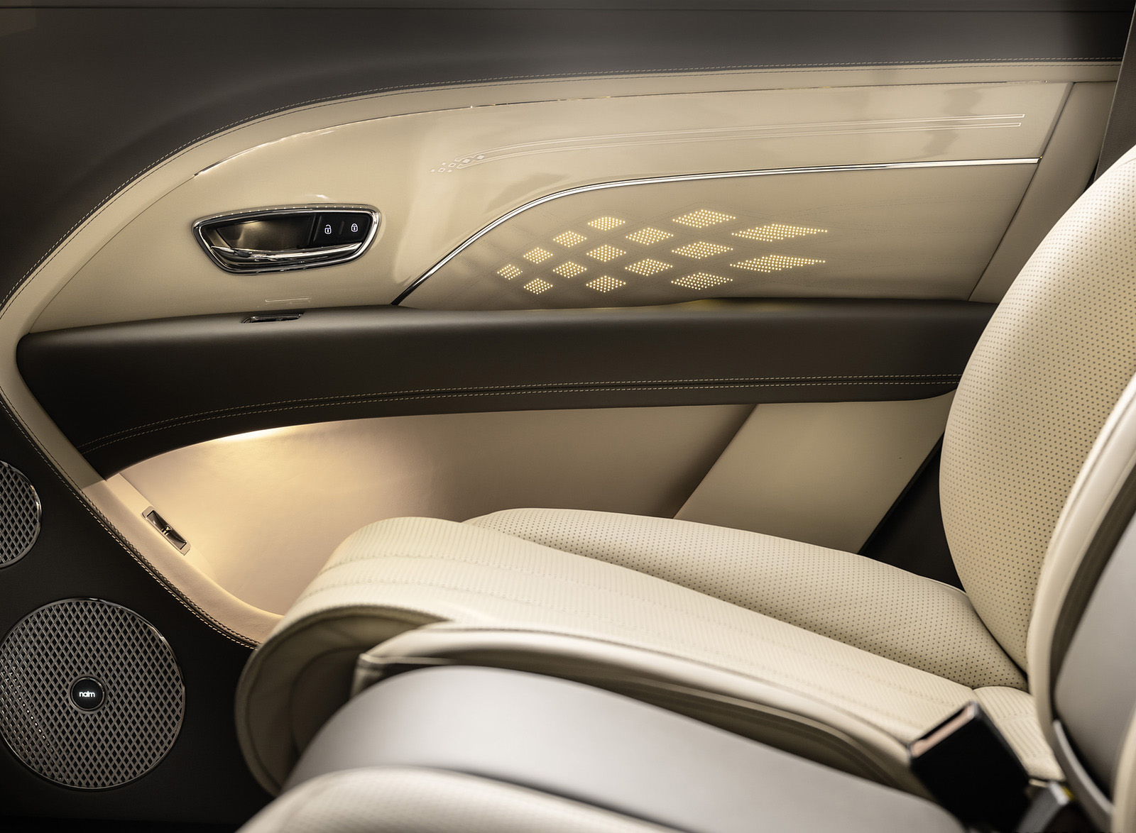 2023 Bentley Bentayga Extended Wheelbase Interior Detail Wallpapers #20 of 115