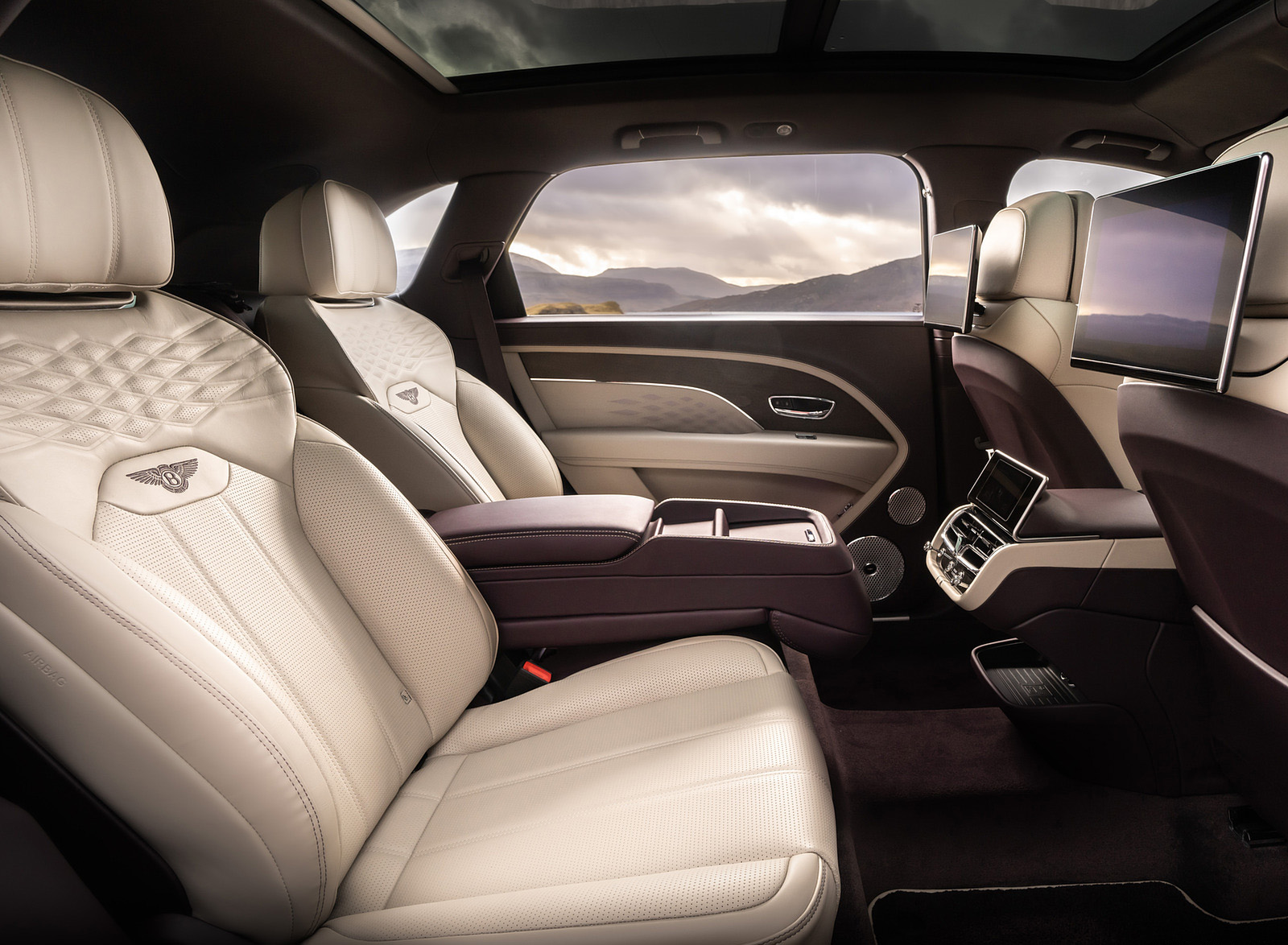 2023 Bentley Bentayga Extended Wheelbase Interior Rear Seats Wallpapers #23 of 115