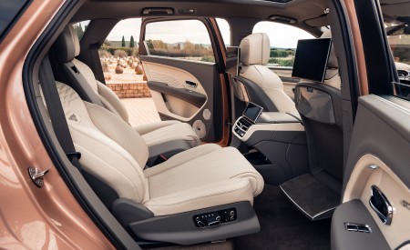 2023 Bentley Bentayga Extended Wheelbase Interior Rear Seats Wallpapers 450x275 (24)