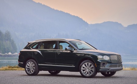 2023 Bentley Bentayga Extended Wheelbase Serene (Color: Cumbrian Green) Front Three-Quarter Wallpapers 450x275 (74)