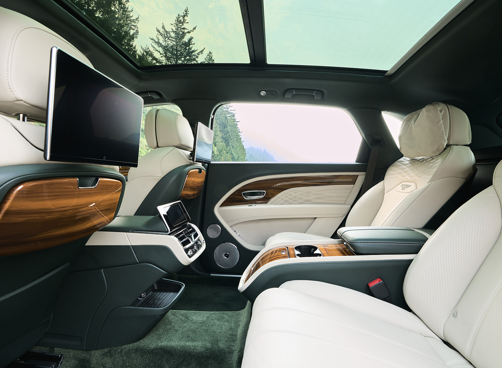 2023 Bentley Bentayga Extended Wheelbase Serene (Color: Cumbrian Green) Interior Rear Seats Wallpapers #83 of 115
