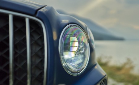 2023 Bentley Bentayga Extended Wheelbase Timeless (Color: Marlin) Headlight Wallpapers 450x275 (63)