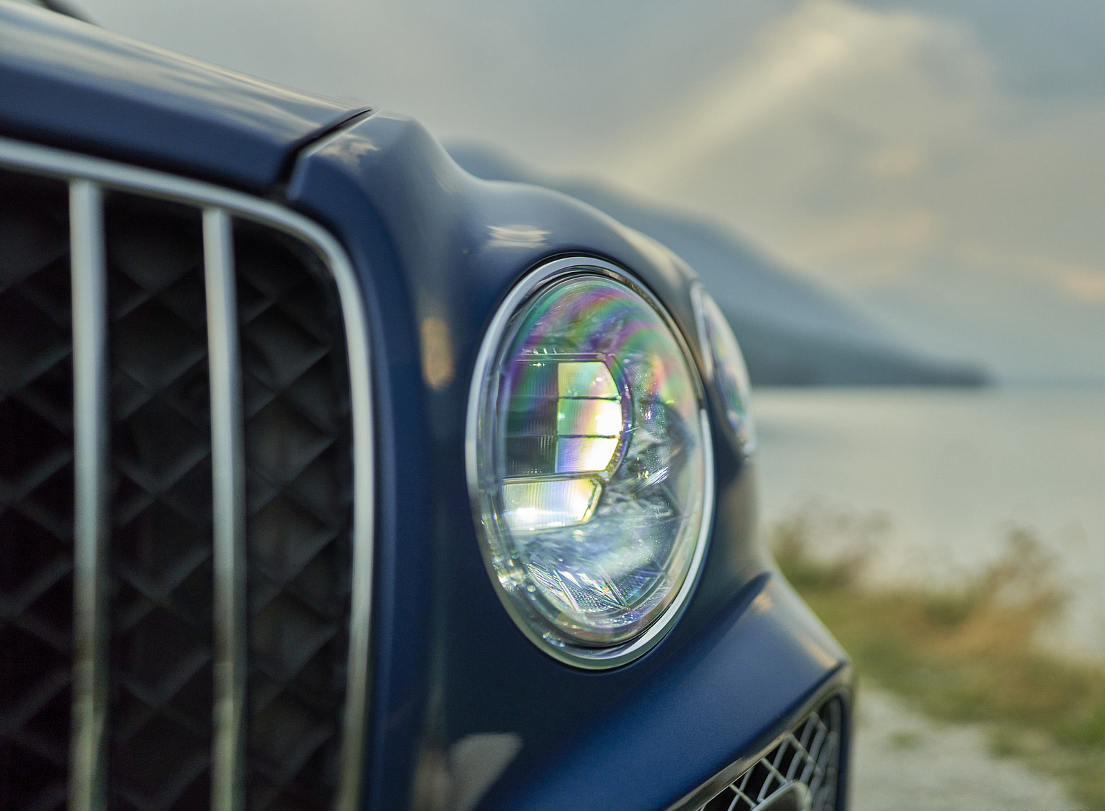 2023 Bentley Bentayga Extended Wheelbase Timeless (Color: Marlin) Headlight Wallpapers #63 of 115