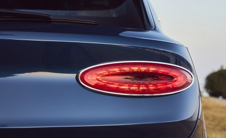 2023 Bentley Bentayga Extended Wheelbase Timeless (Color: Marlin) Tail Light Wallpapers 450x275 (65)
