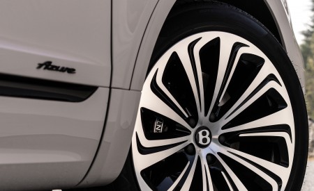 2023 Bentley Bentayga Extended Wheelbase Urban (Color: Dove Grey) Wheel Wallpapers 450x275 (45)