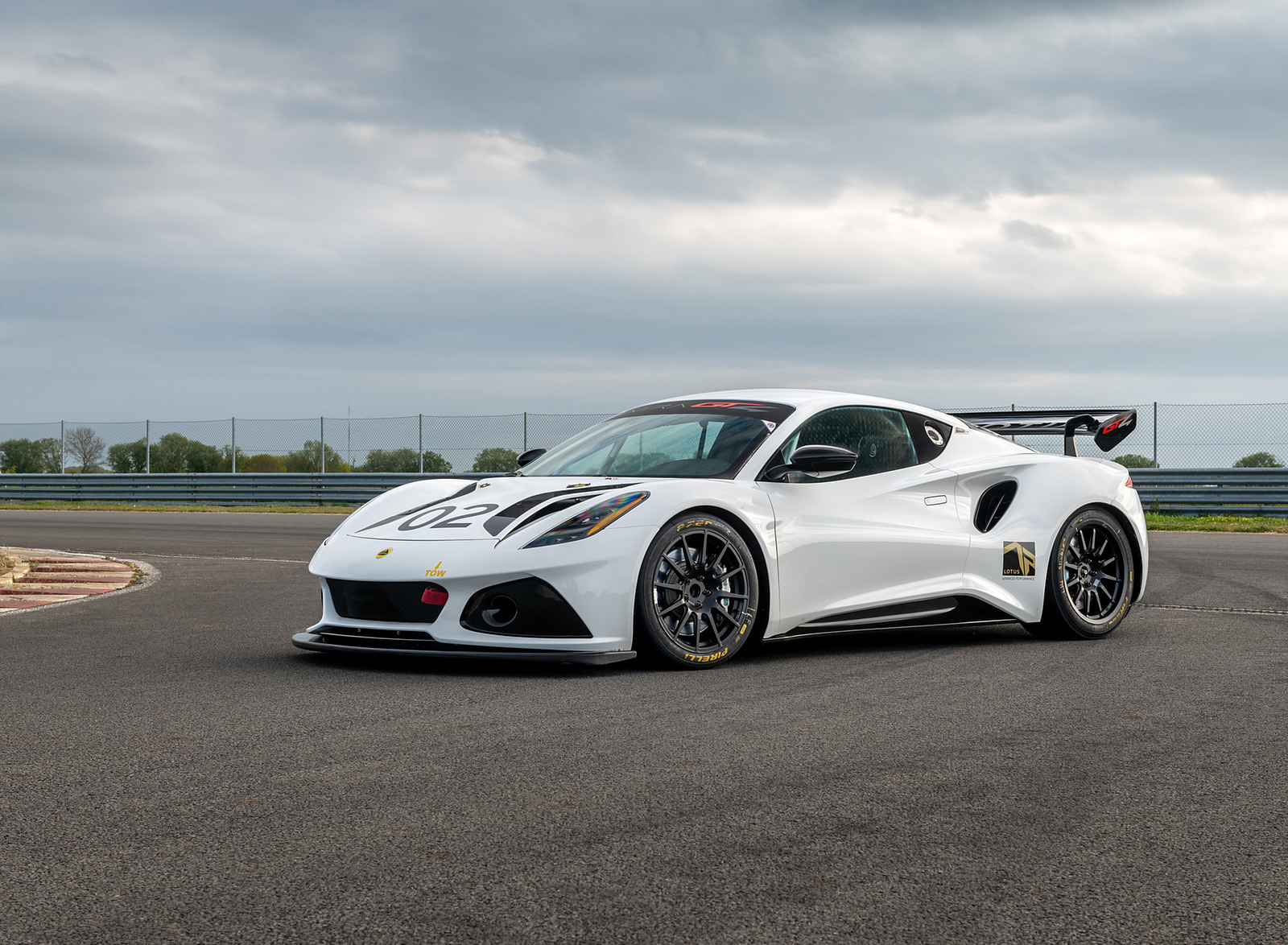 2023 Lotus Emira GT4 Front Three-Quarter Wallpapers #10 of 16