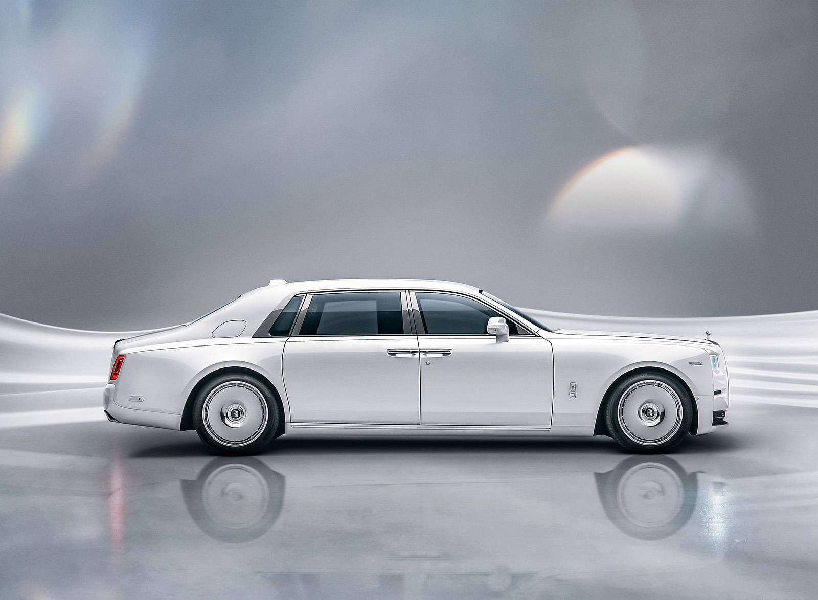 2023 Rolls-Royce Phantom Extended Series II Platino Side Wallpapers #20 of 38