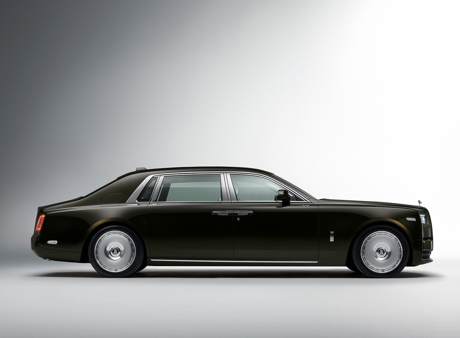 2023 Rolls-Royce Phantom Extended Series II Side Wallpapers #29 of 38