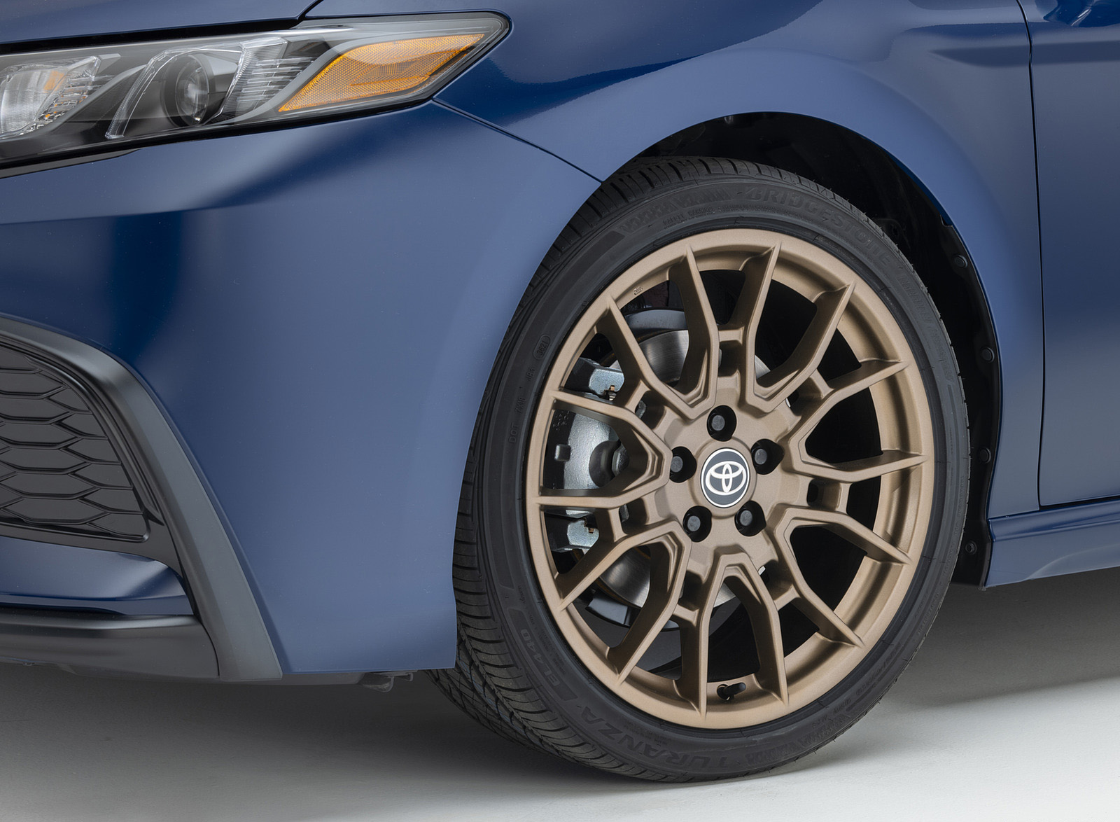 2023 Toyota Camry Nightshade Special Edition Wheel Wallpapers (6)