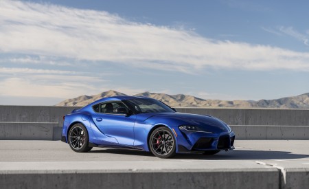 2023 Toyota GR Supra 3.0 Premium MT (Color: Stratosphere Blue) Front Three-Quarter Wallpapers 450x275 (25)