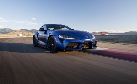 2023 Toyota GR Supra 3.0 Premium MT (Color: Stratosphere Blue) Front Three-Quarter Wallpapers 450x275 (11)