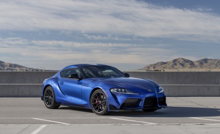 2023 Toyota GR Supra 3.0 Premium MT (Color: Stratosphere Blue) Front Three-Quarter Wallpapers 450x275 (26)