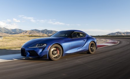 2023 Toyota GR Supra 3.0 Premium MT (Color: Stratosphere Blue) Front Three-Quarter Wallpapers 450x275 (3)