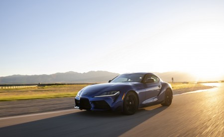 2023 Toyota GR Supra 3.0 Premium MT (Color: Stratosphere Blue) Front Three-Quarter Wallpapers 450x275 (9)